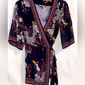 Black & Red Floral “Kimono style” wrap-around fabric tie sash blouse.